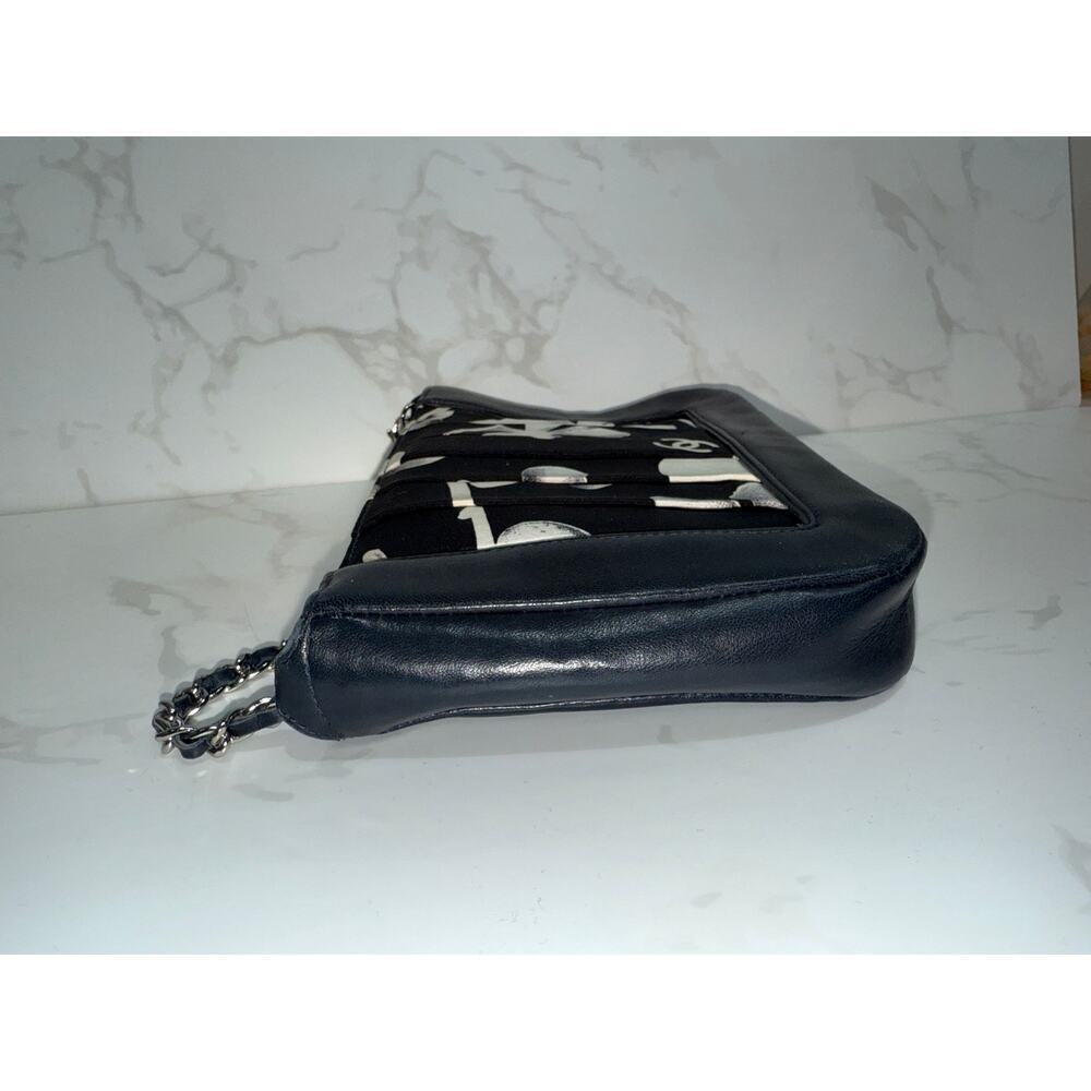 Chanel navy and White Leather and Fabric Shoulder Bag - Picture 6 of 7